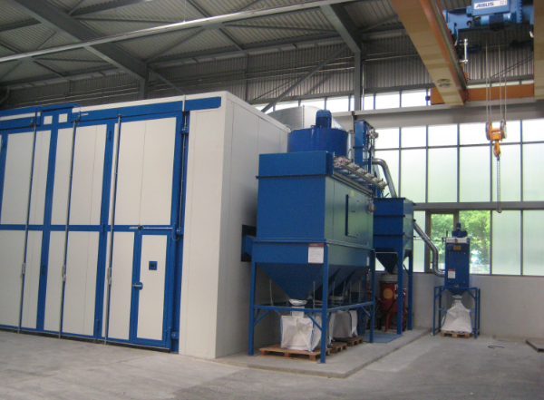 Strahlhalle, Strahlraum, Strahlkabine, Strahlhaus, Schrapperboden, Strahlmittelreinigung