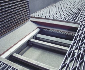 Strahlhalle, Strahlraum, Strahlkabine, Strahlhaus, Schrapperboden, Strahlmittelreinigung