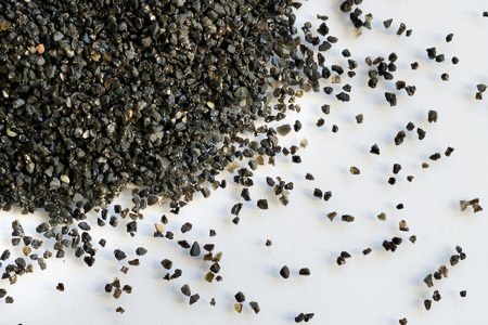 Schlacke, Schmelzkammerschlacke, Strahlmittel, Enwegstrahlmittel, Mehrwegstrahlmittel