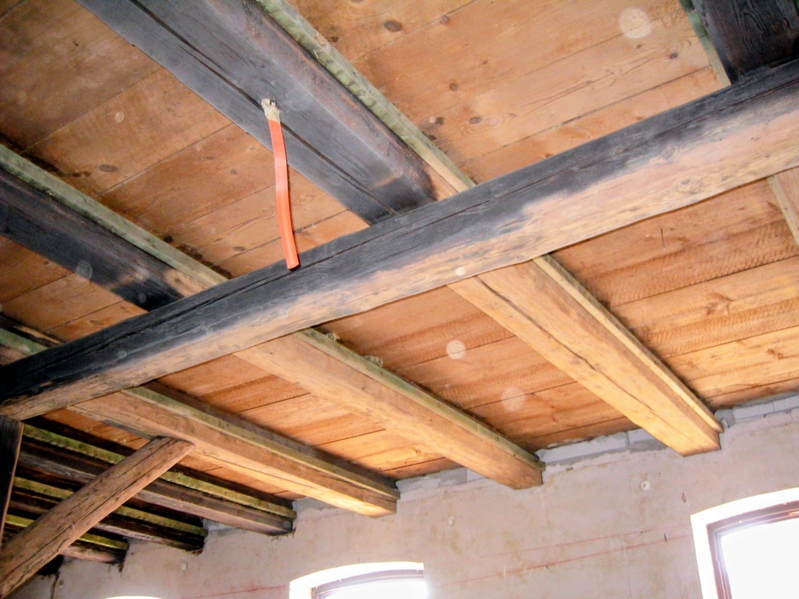 Sandstrahlen, Brandschadensanierung, Strahlen, Dachstuhl, Holzbalken